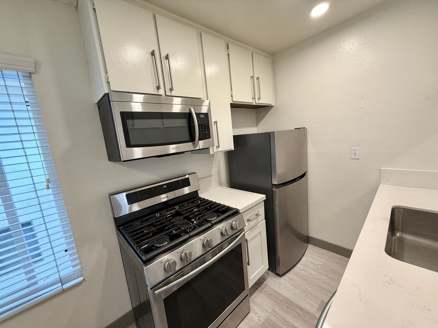 Los Angeles Apartment: 3735 Canfield Ave