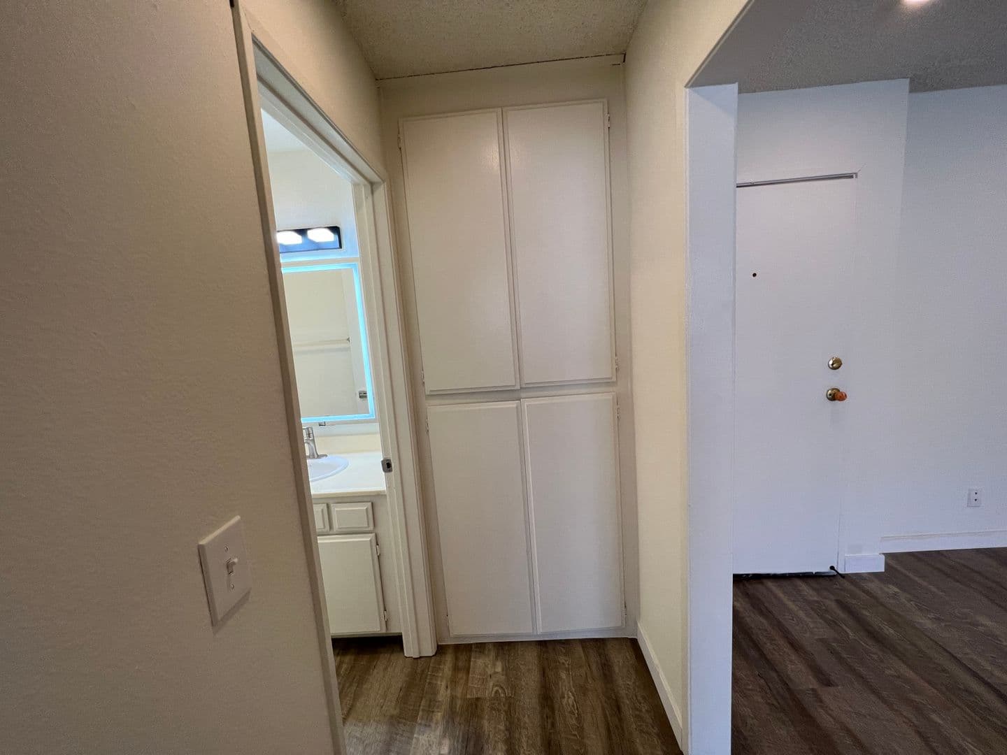 Los Angeles Apartment: 3546 Hughes Ave