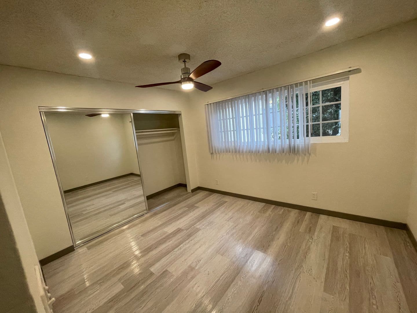 Los Angeles Apartment: 3317 Keystone Ave