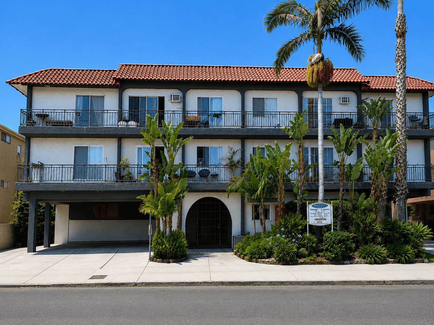 Los Angeles Apartment: 10779 Woodbine St.