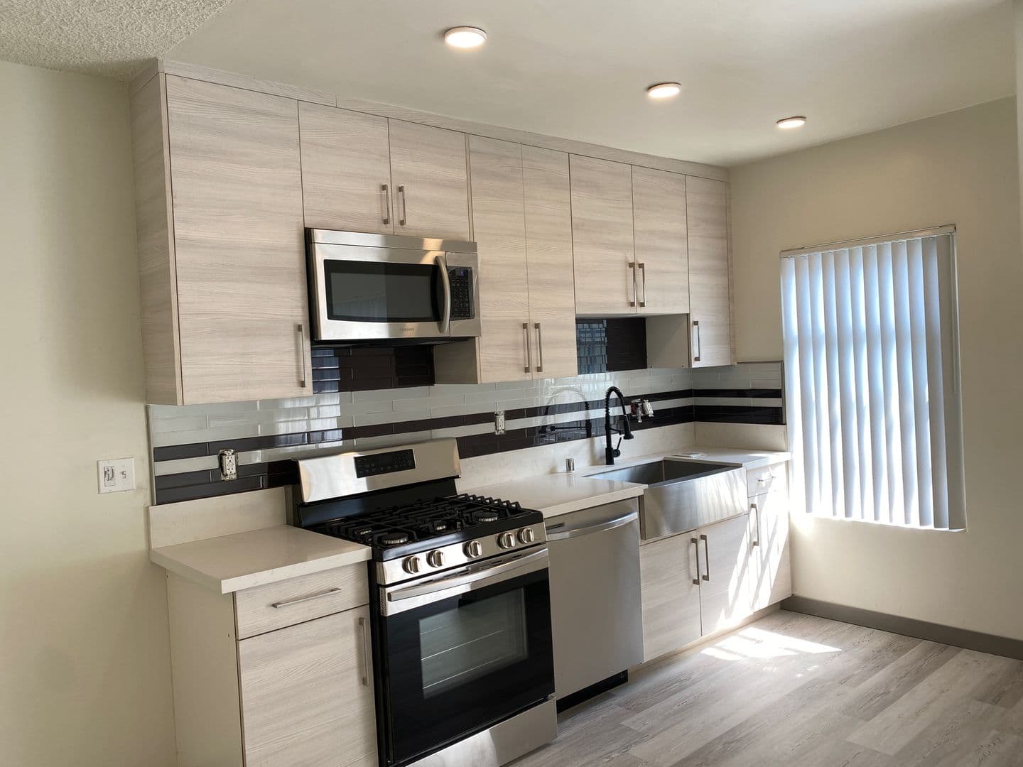 Los Angeles Apartment: 3317 Keystone Ave