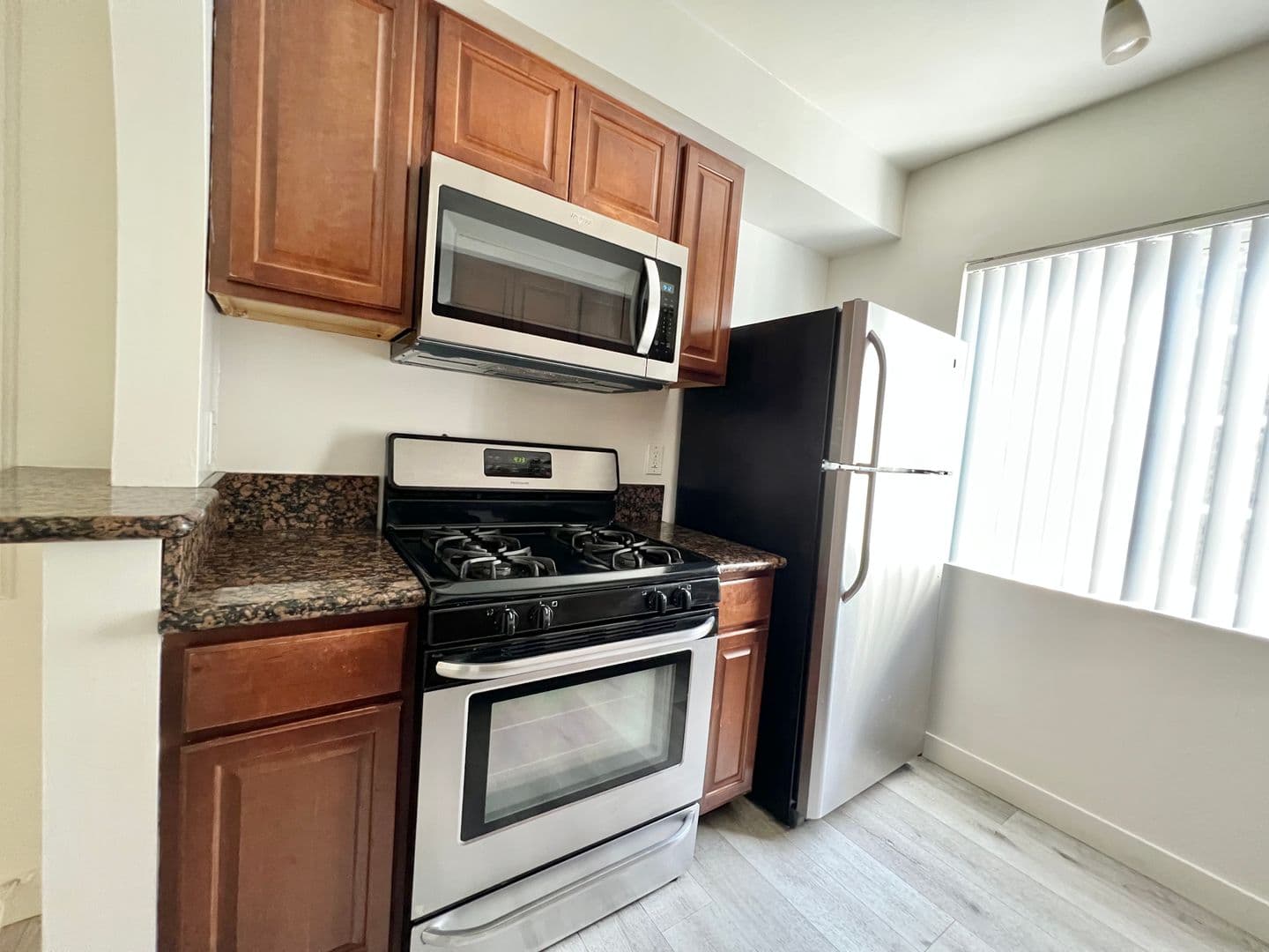 Los Angeles Apartment: 3728 Bentley Ave.