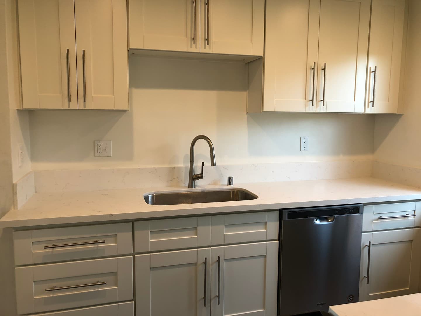 Los Angeles Apartment: 3611 Mentone Ave
