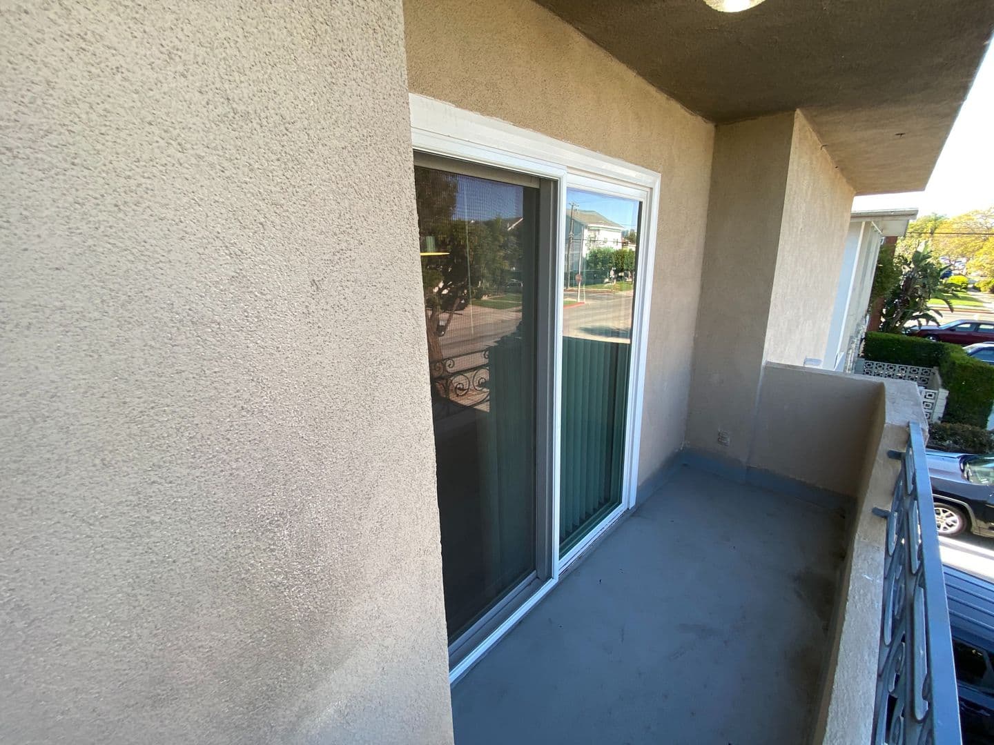 Los Angeles Apartment: 3611 Mentone Ave