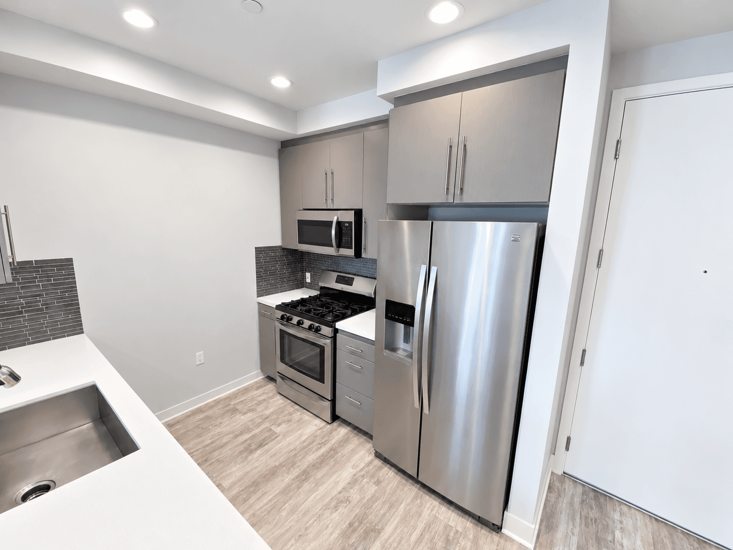 Los Angeles Apartment: 11929 Courtleigh Dr