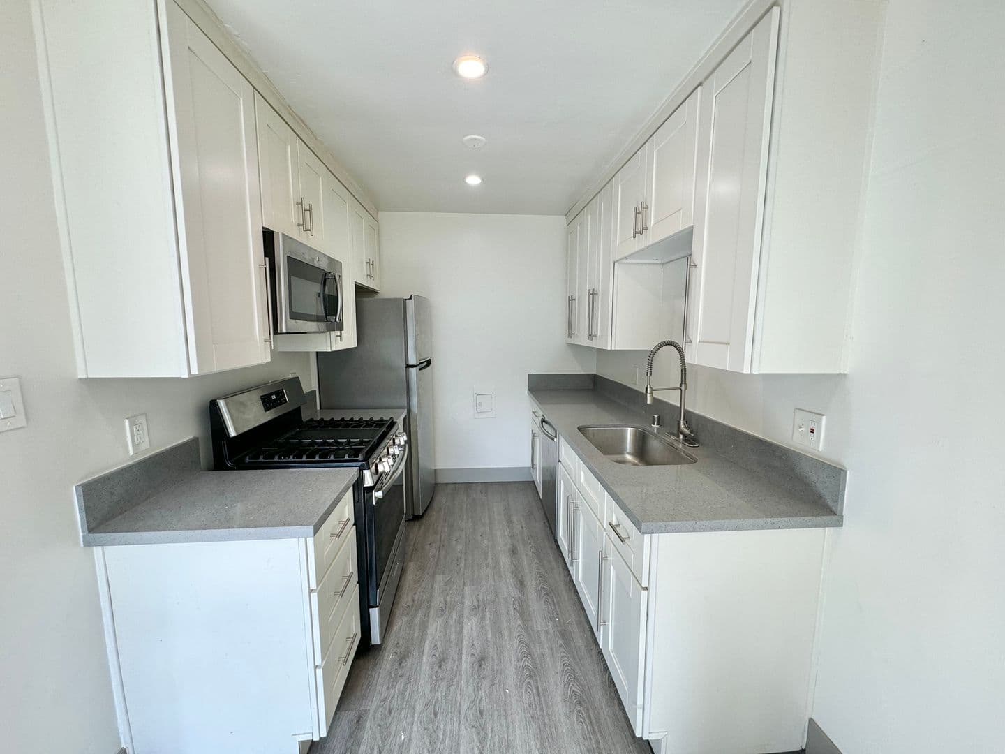 Los Angeles Apartment: 12301 & 12307 Pacific Ave