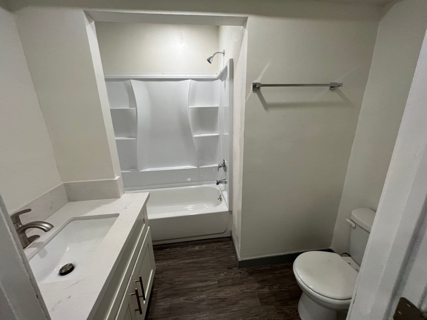 Los Angeles Apartment: 10779 Woodbine St.