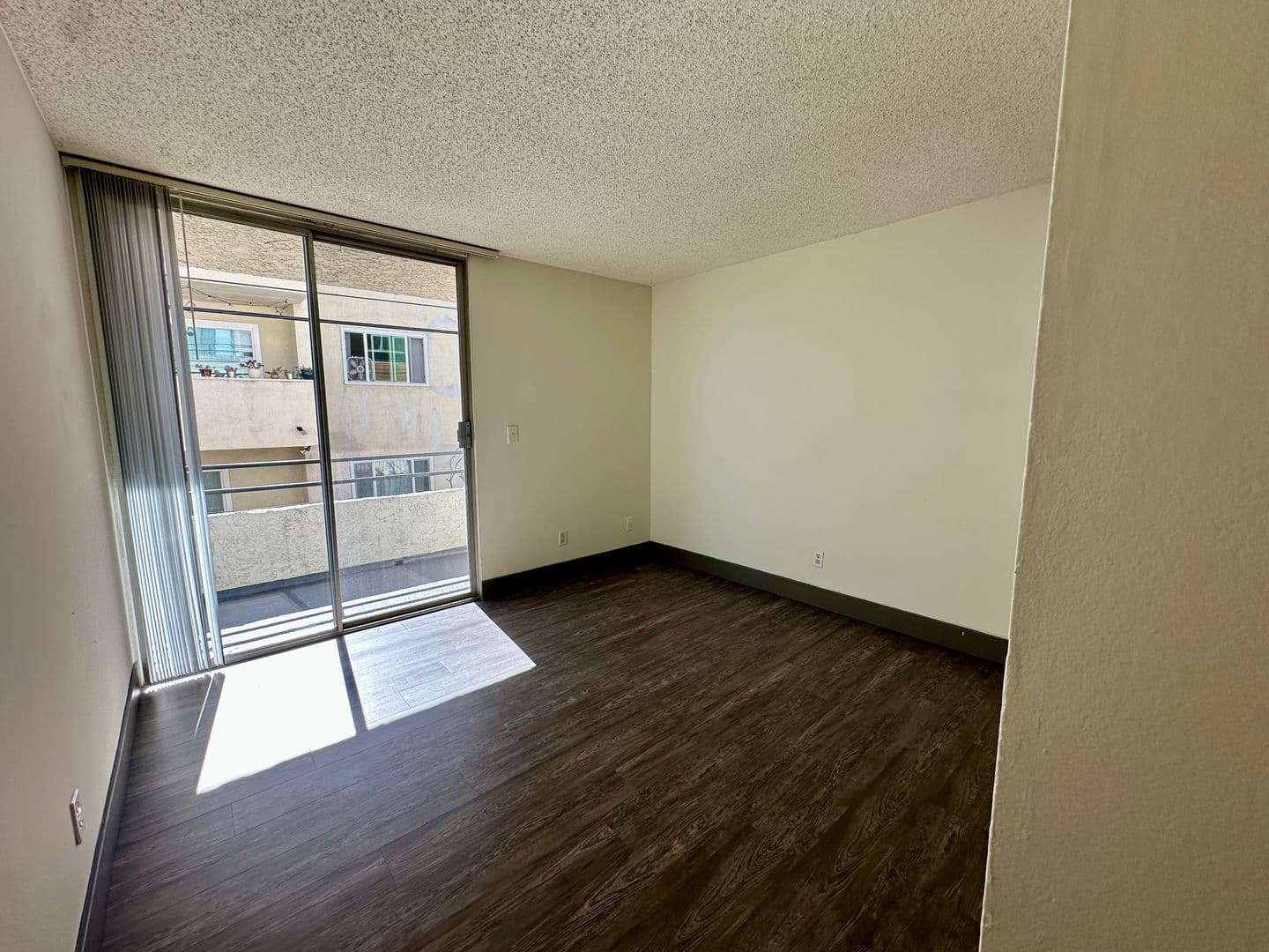 Los Angeles Apartment: 3715 Canfield Ave