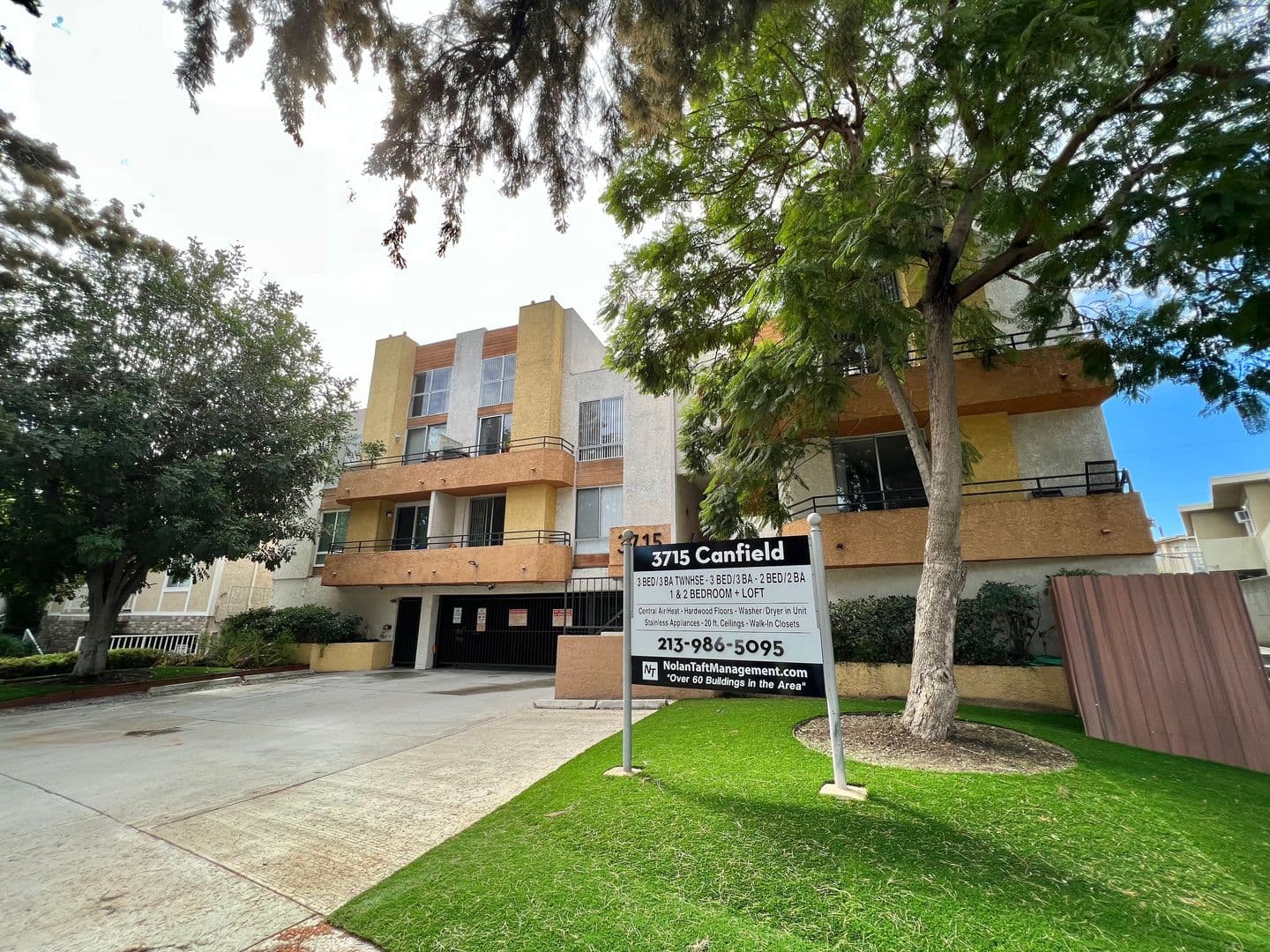 Los Angeles Apartment: 3715 Canfield Ave