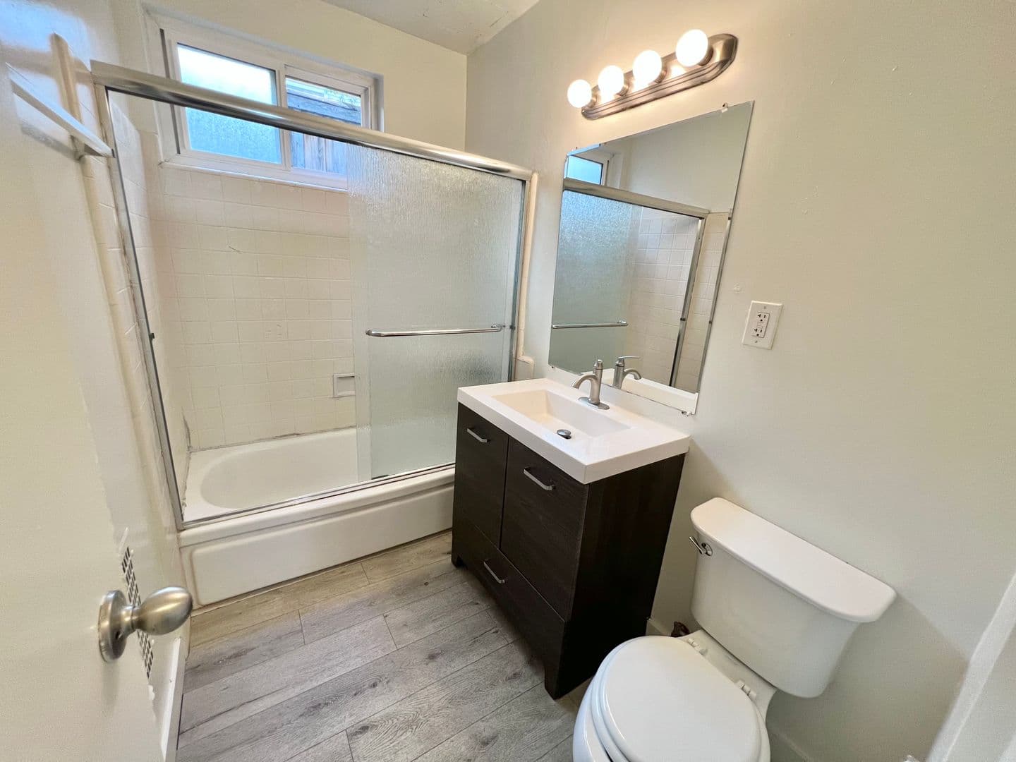 Los Angeles Apartment: 3728 Bentley Ave.