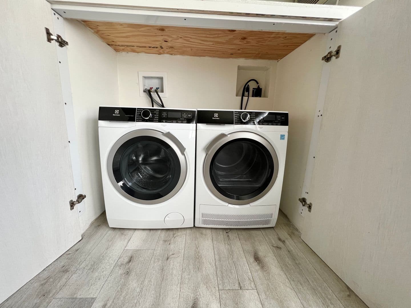 Los Angeles Apartment: 3728 Bentley Ave.