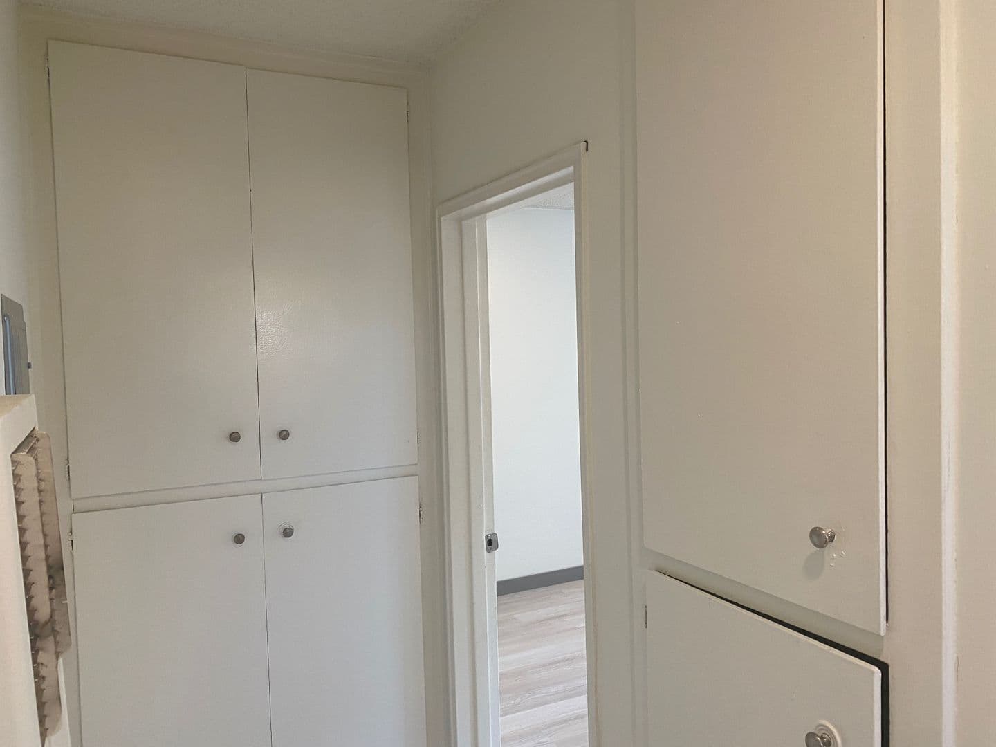 Los Angeles Apartment: 3631 Midvale Ave