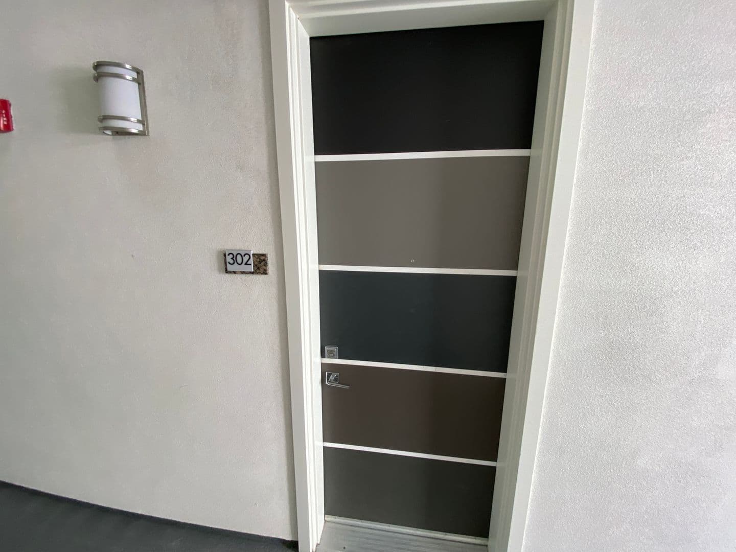 Los Angeles Apartment: 11929 Courtleigh Dr