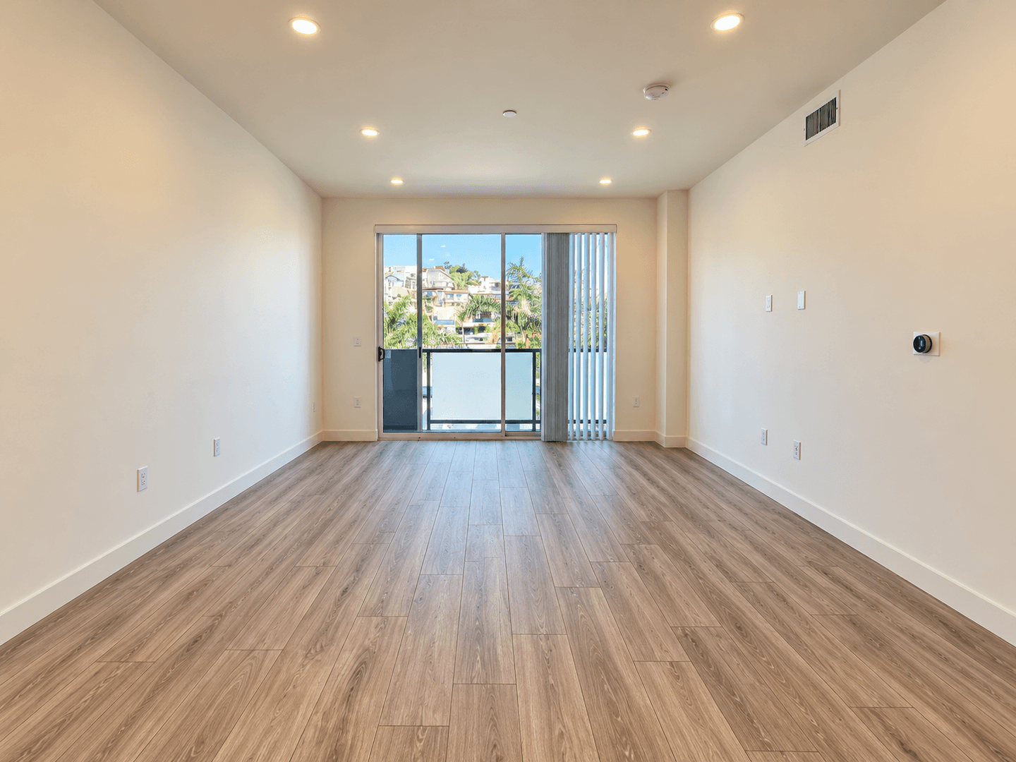 Los Angeles Apartment: 3355 Overland Ave.