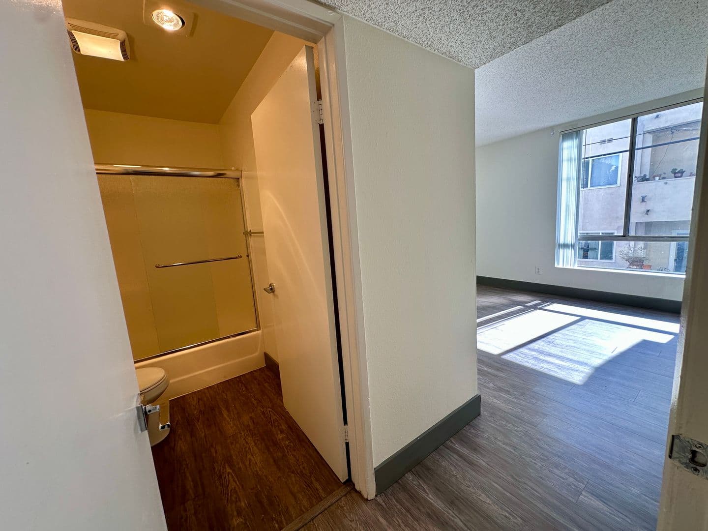 Los Angeles Apartment: 3715 Canfield Ave
