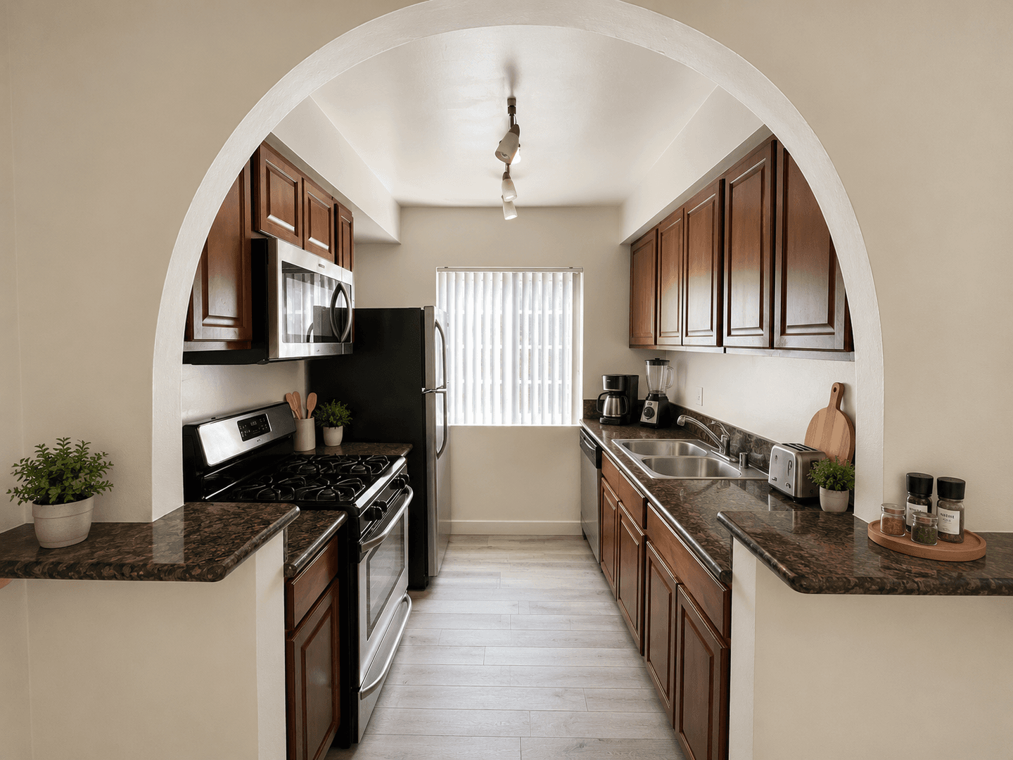 Los Angeles Apartment: 3728 Bentley Ave.