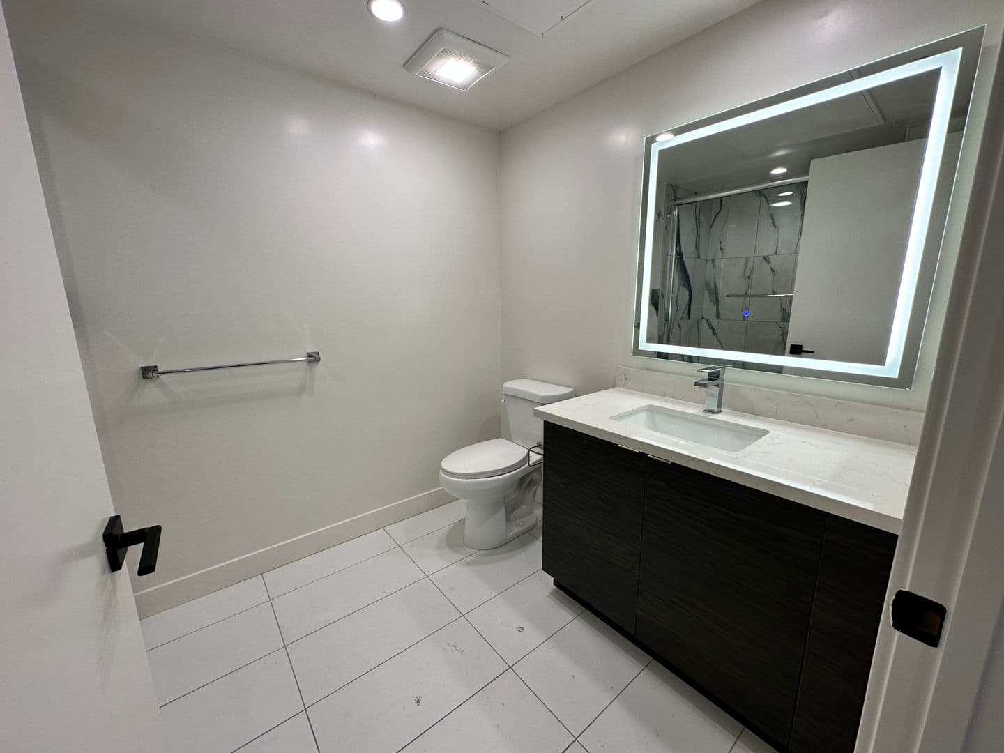 Los Angeles Apartment: 3355 Overland Ave.