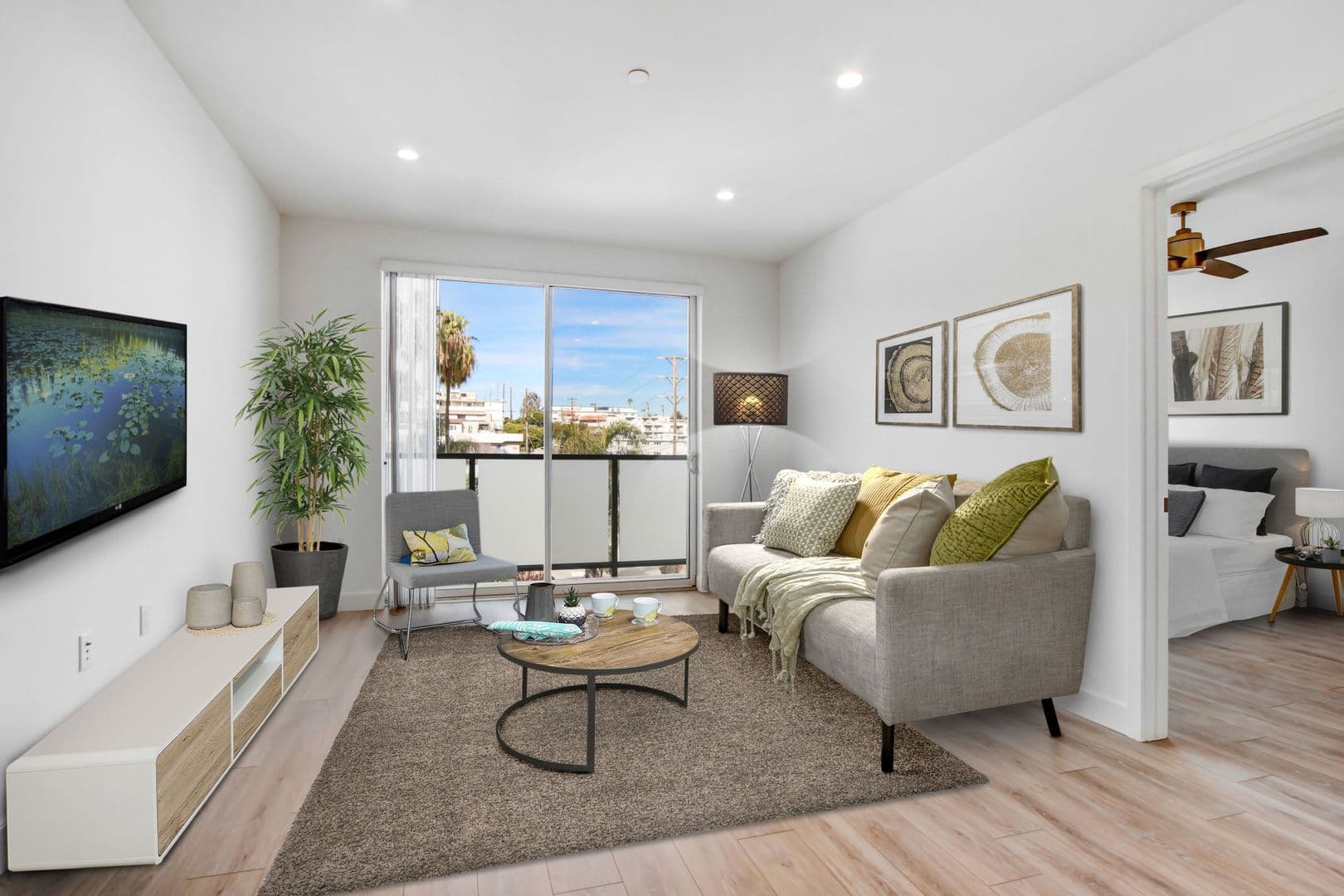 Los Angeles Apartment: 3355 Overland Ave.