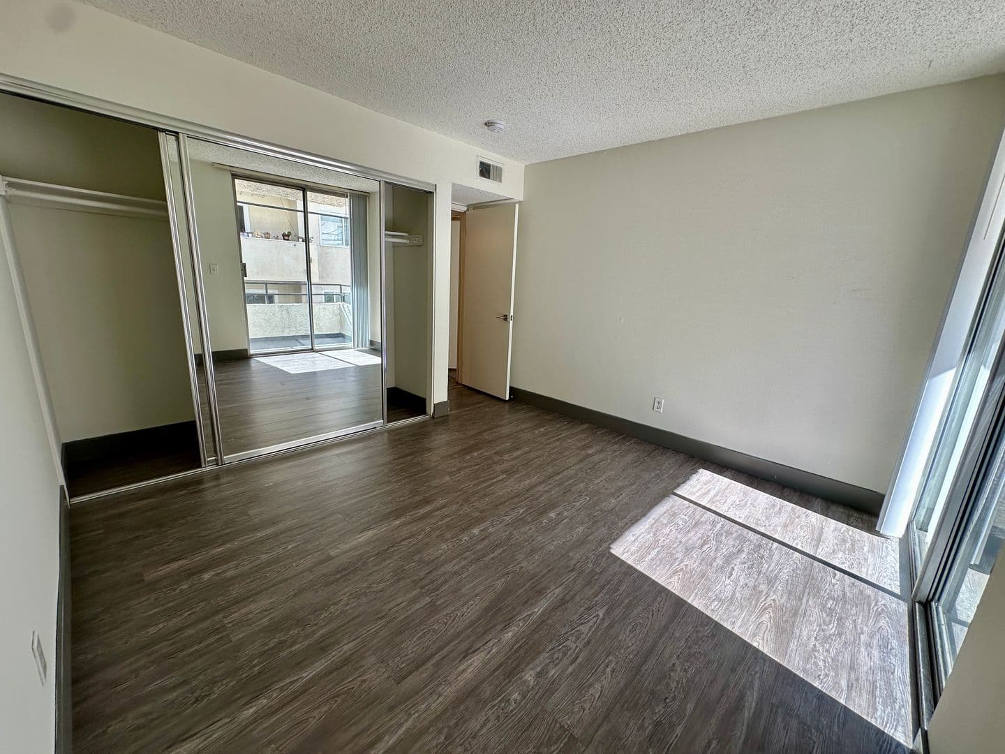 Los Angeles Apartment: 3715 Canfield Ave