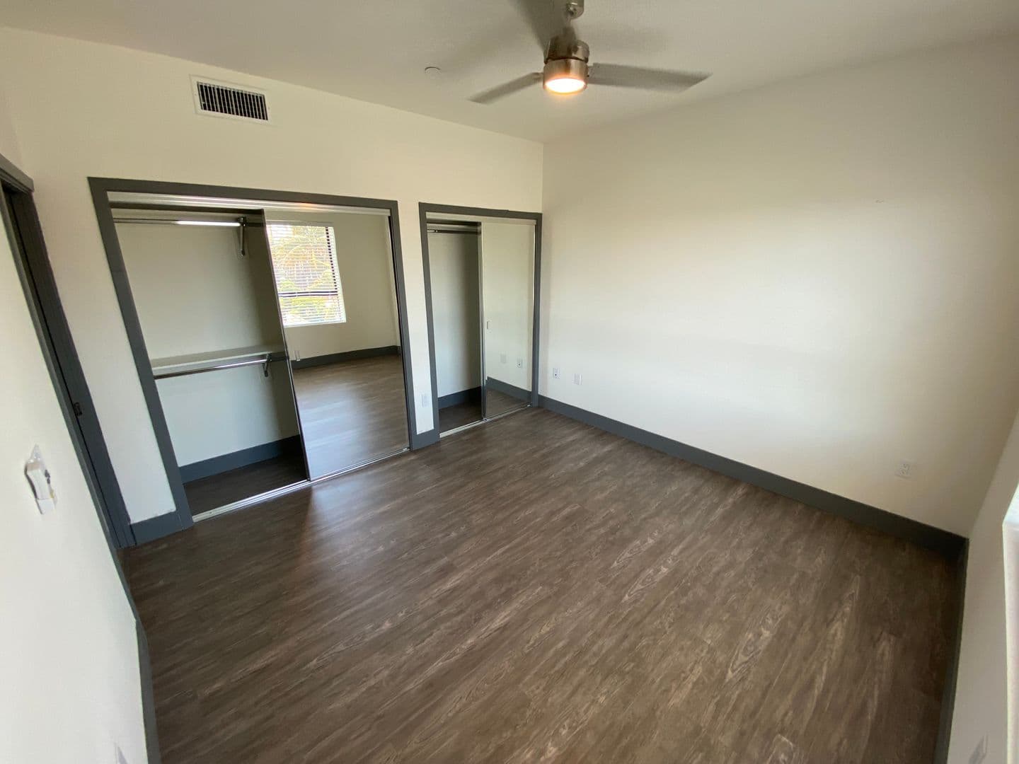 Los Angeles Apartment: 3743 Midvale Ave