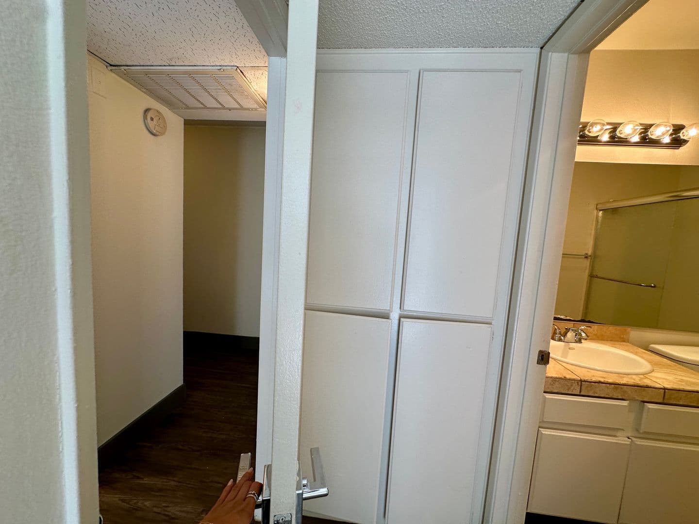 Los Angeles Apartment: 3715 Canfield Ave