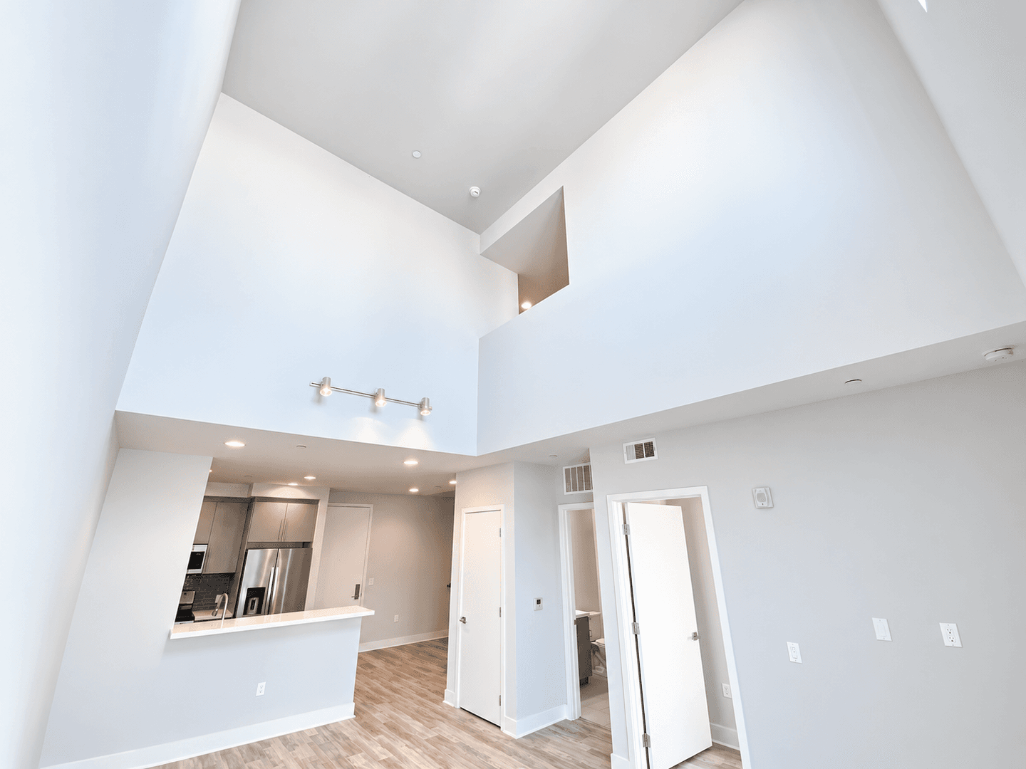 Los Angeles Apartment: 11929 Courtleigh Dr