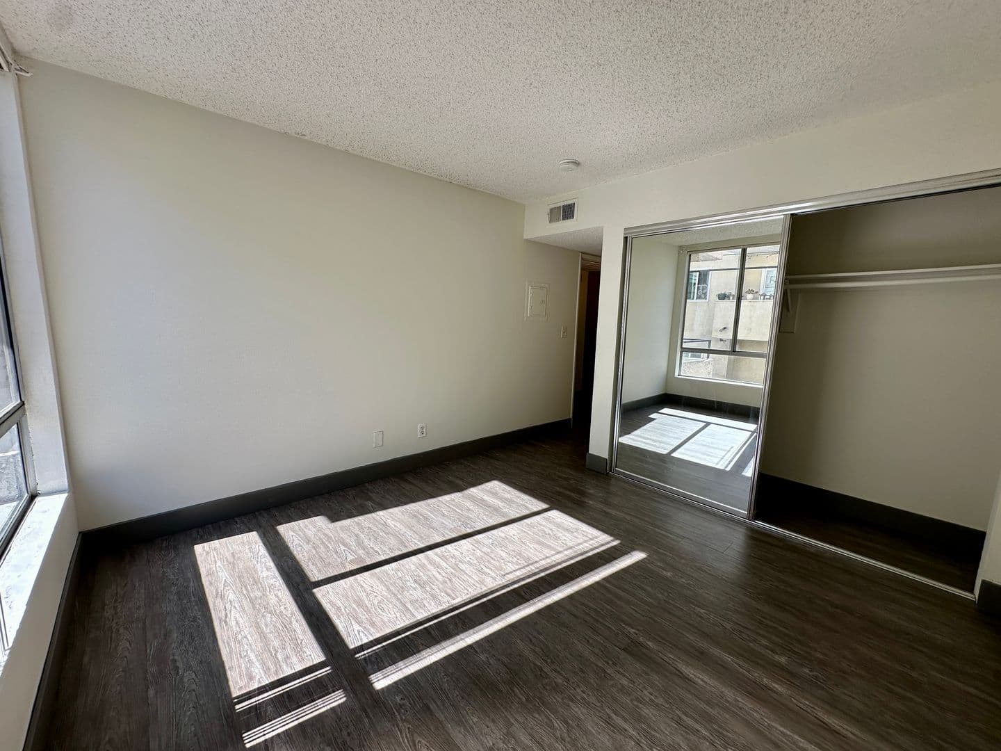Los Angeles Apartment: 3715 Canfield Ave