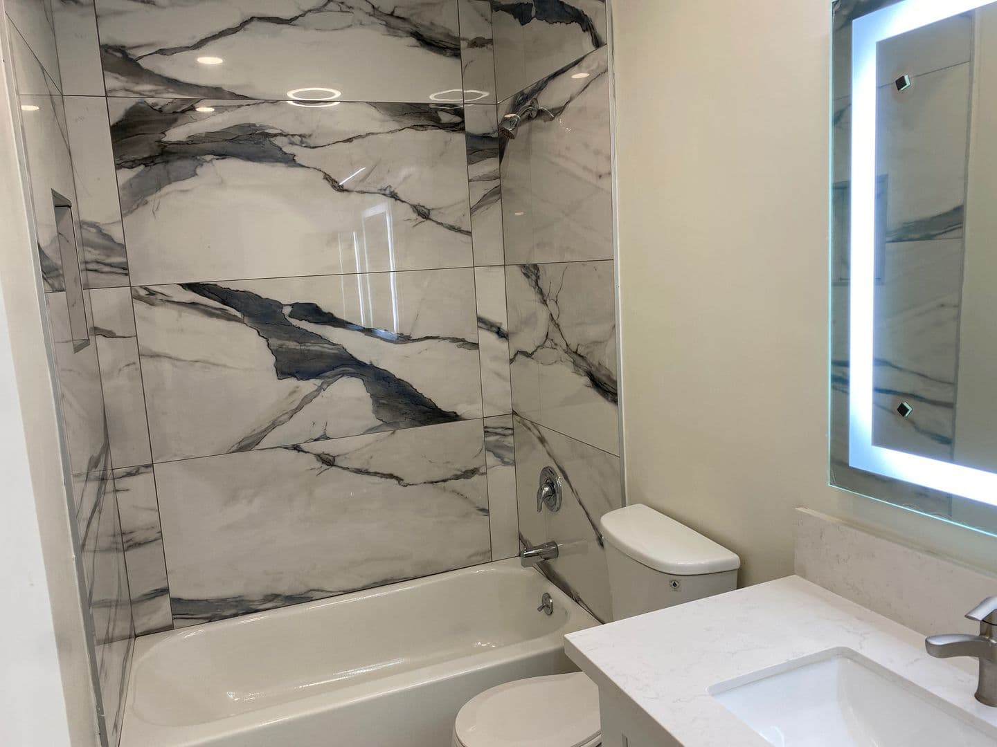Los Angeles Apartment: 3317 Keystone Ave