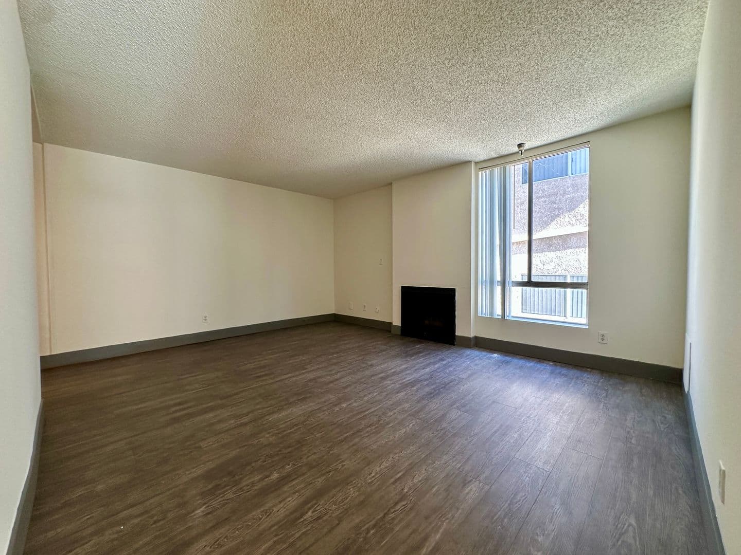 Los Angeles Apartment: 3715 Canfield Ave