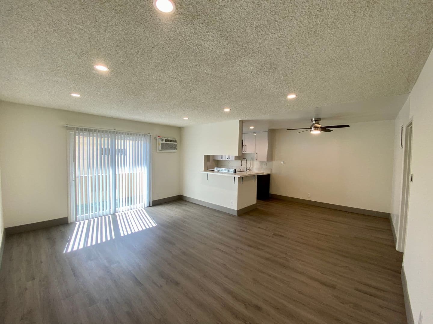 Los Angeles Apartment: 3611 Mentone Ave
