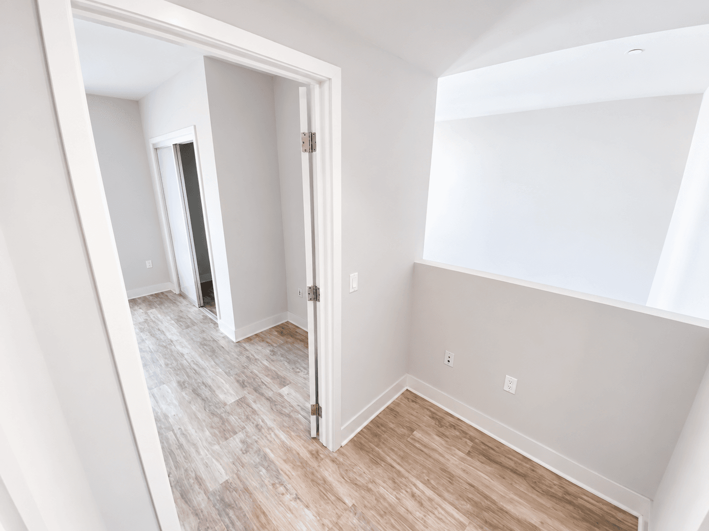 Los Angeles Apartment: 11929 Courtleigh Dr