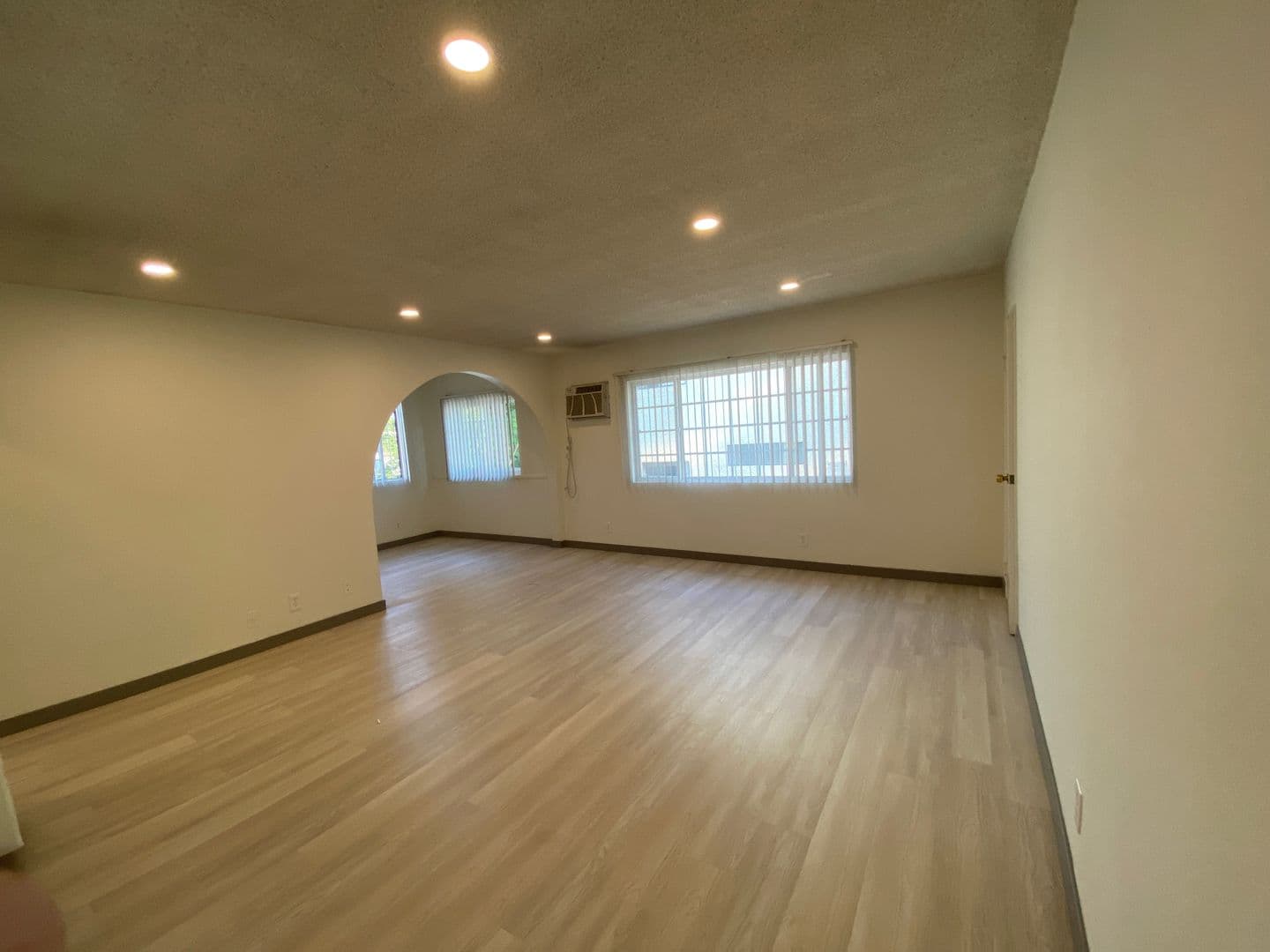 Los Angeles Apartment: 3631 Midvale Ave