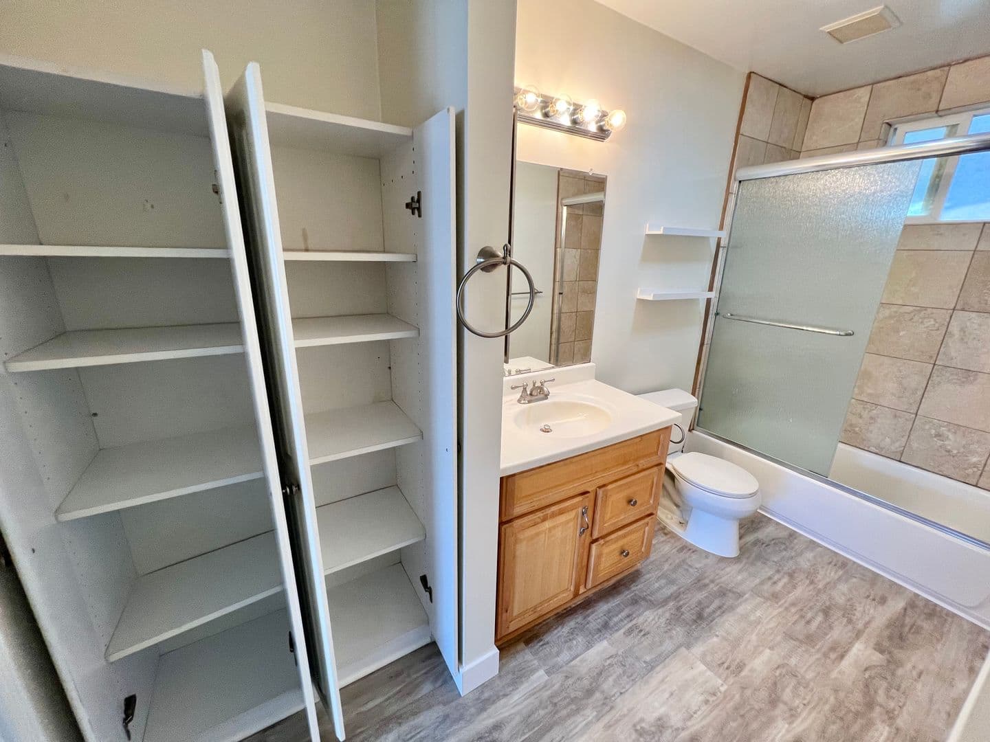 Los Angeles Apartment: 3608 Keystone Ave