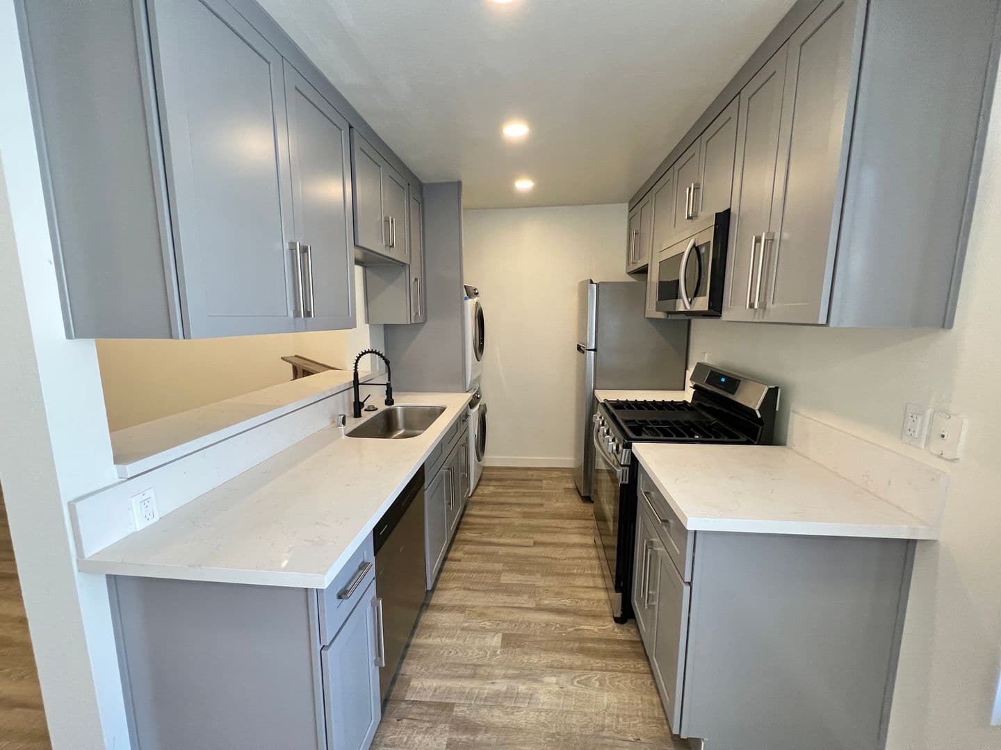Los Angeles Apartment: 3546 Hughes Ave