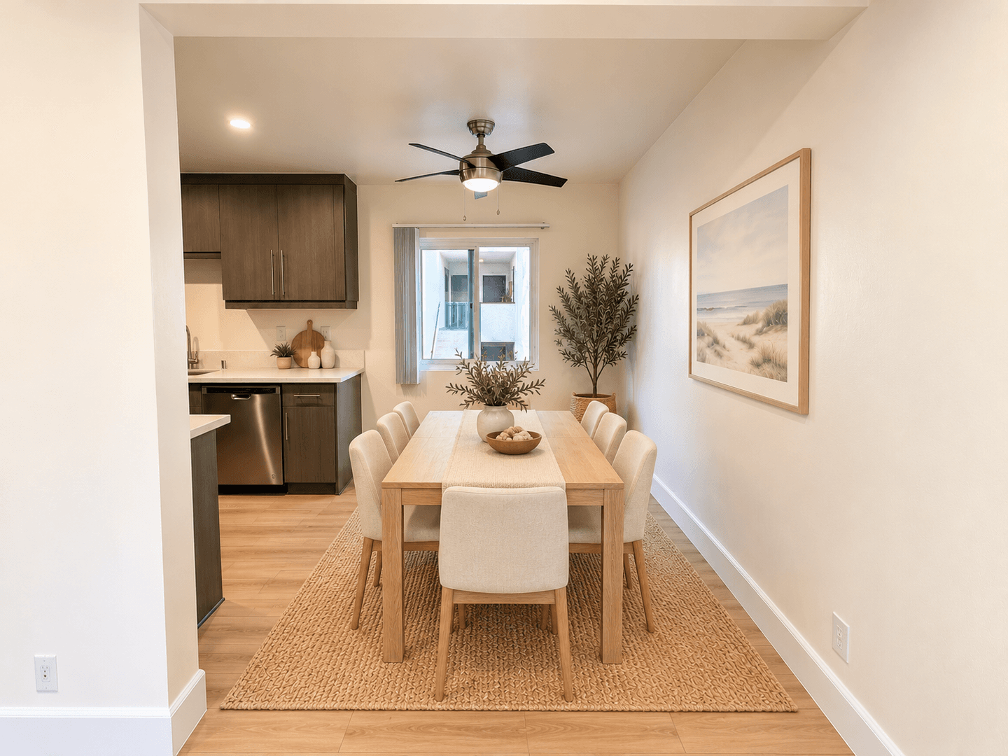 Los Angeles Apartment: 3729 Clarington Ave