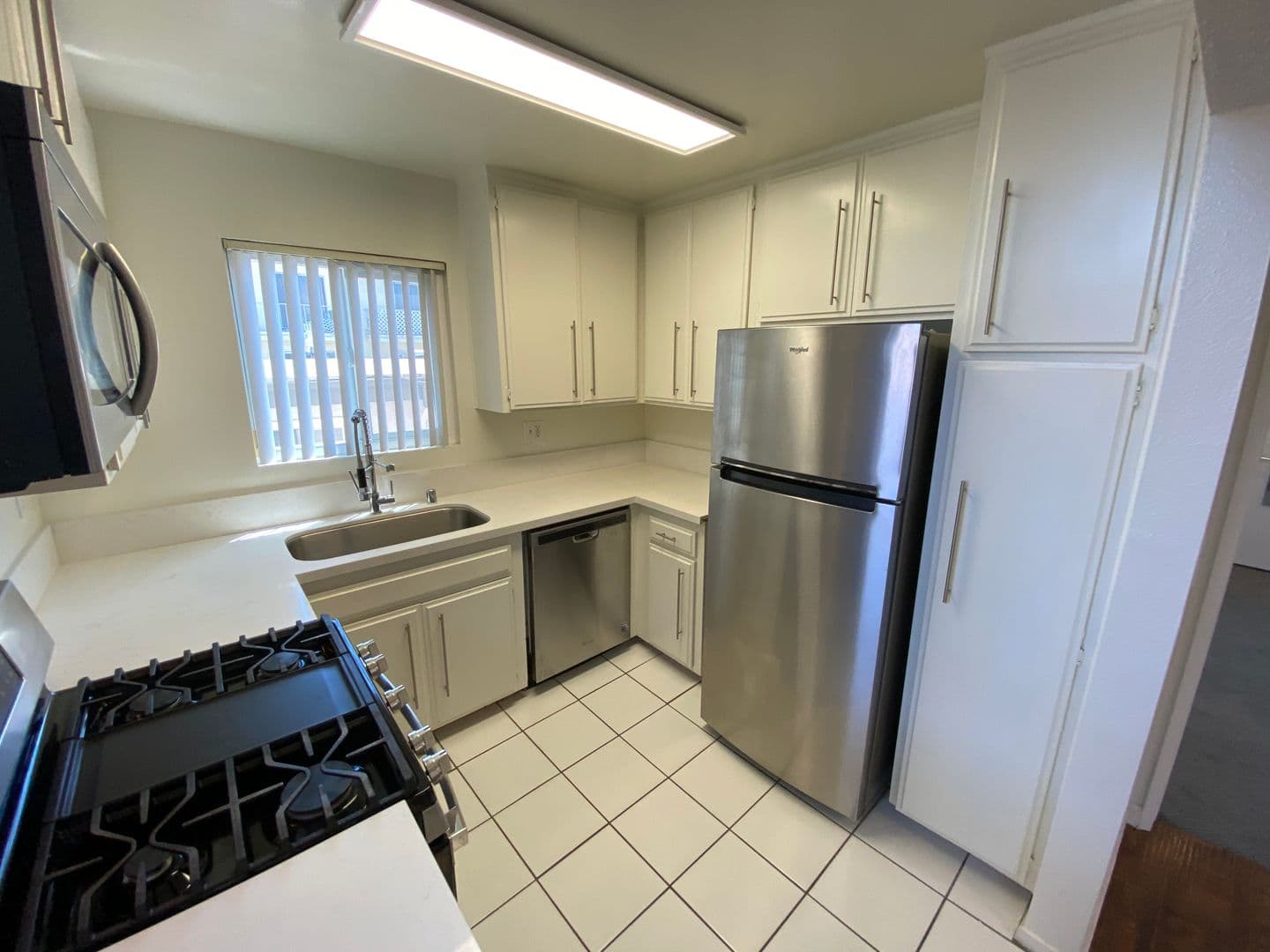 Los Angeles Apartment: 3722 Canfield Ave