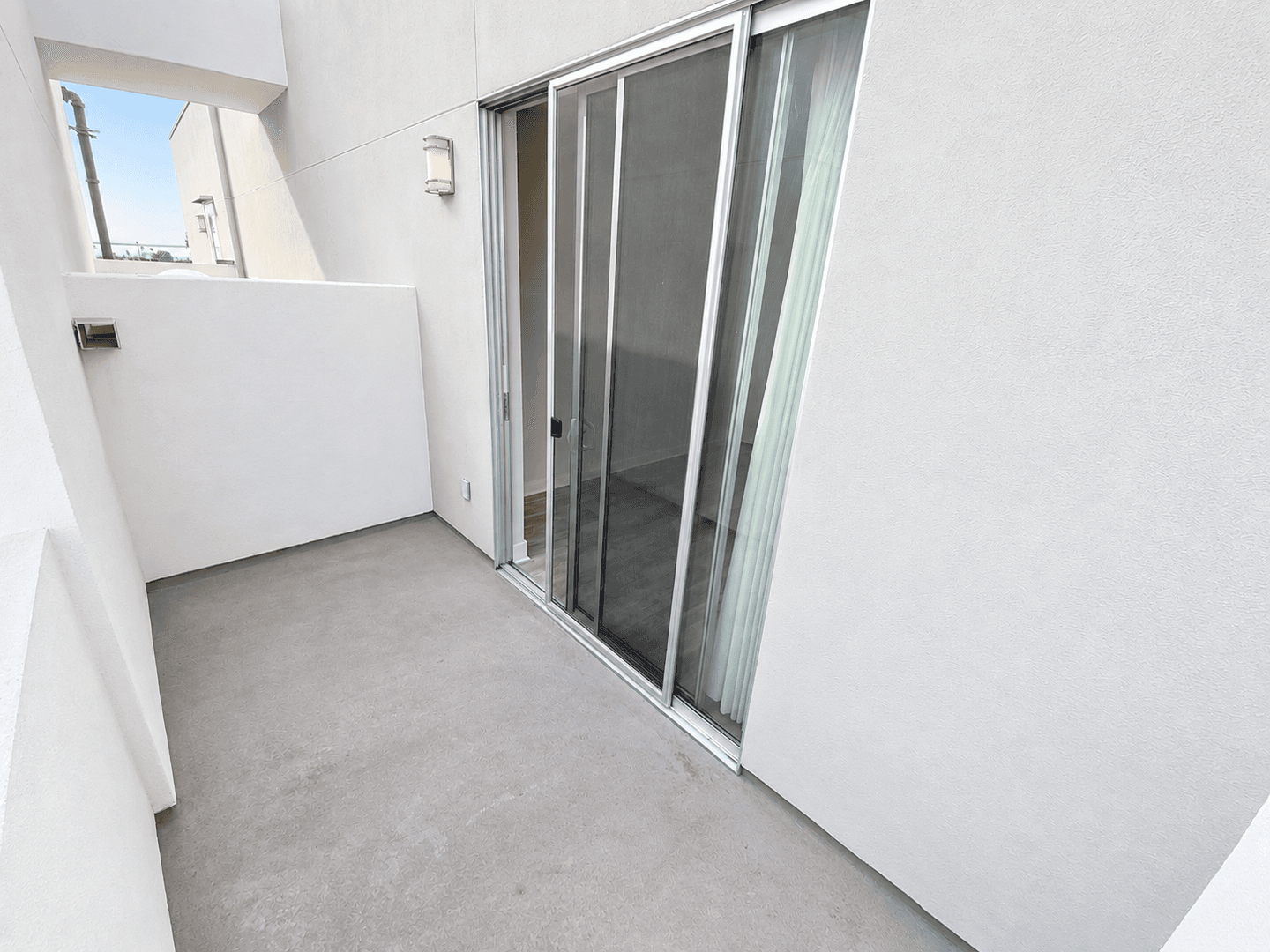 Los Angeles Apartment: 11929 Courtleigh Dr