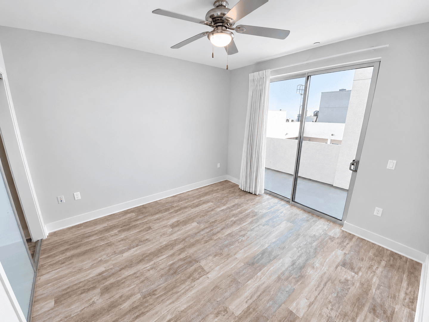 Los Angeles Apartment: 11929 Courtleigh Dr
