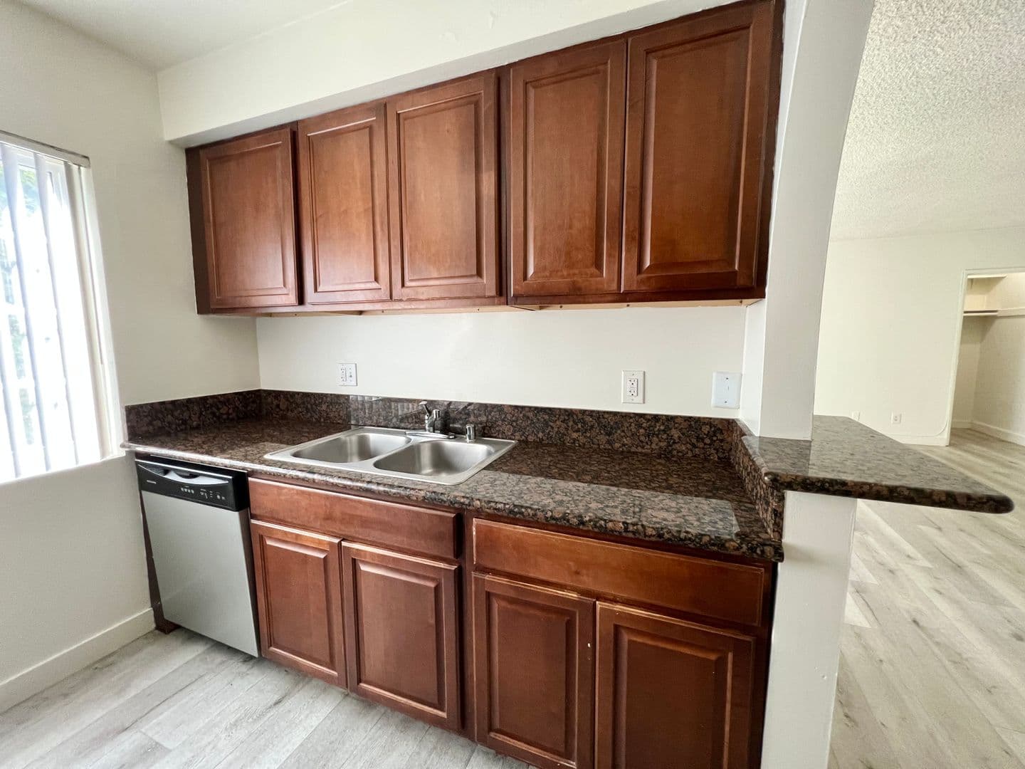 Los Angeles Apartment: 3728 Bentley Ave.