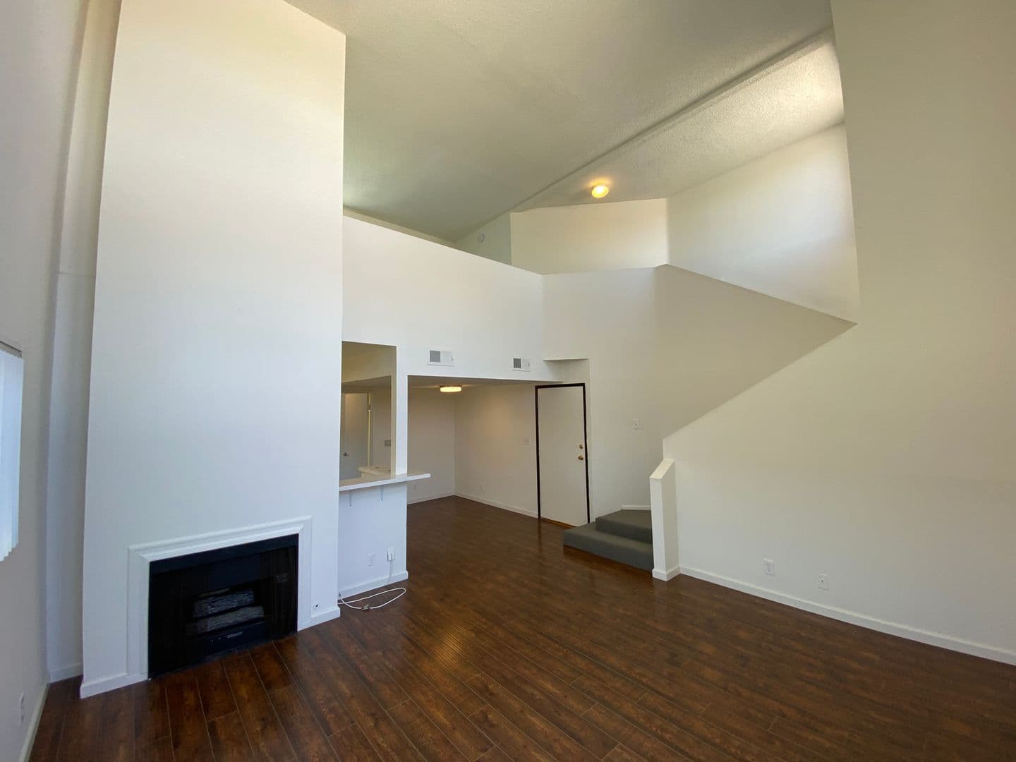 Los Angeles Apartment: 3722 Canfield Ave