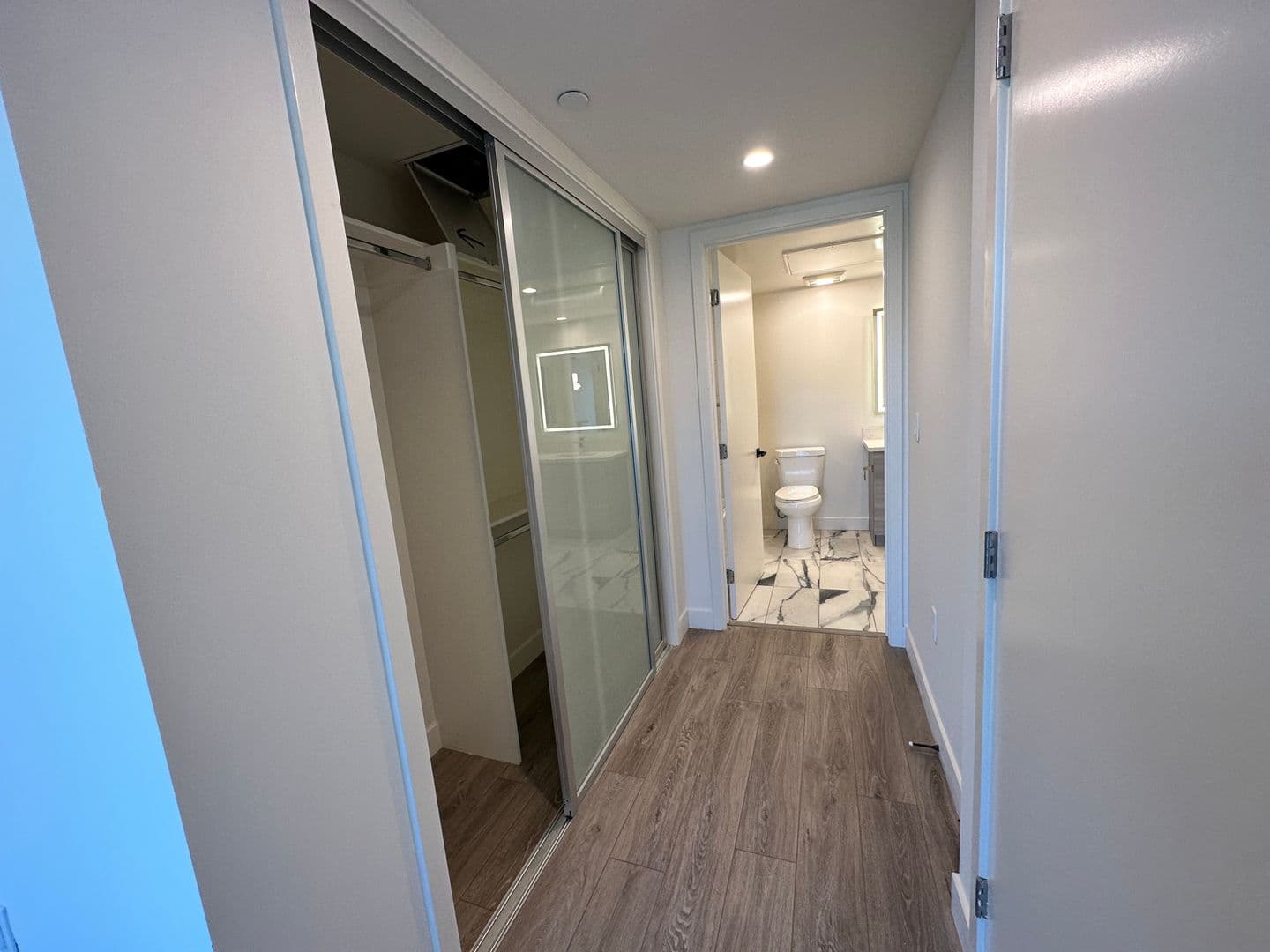 Los Angeles Apartment: 3355 Overland Ave.