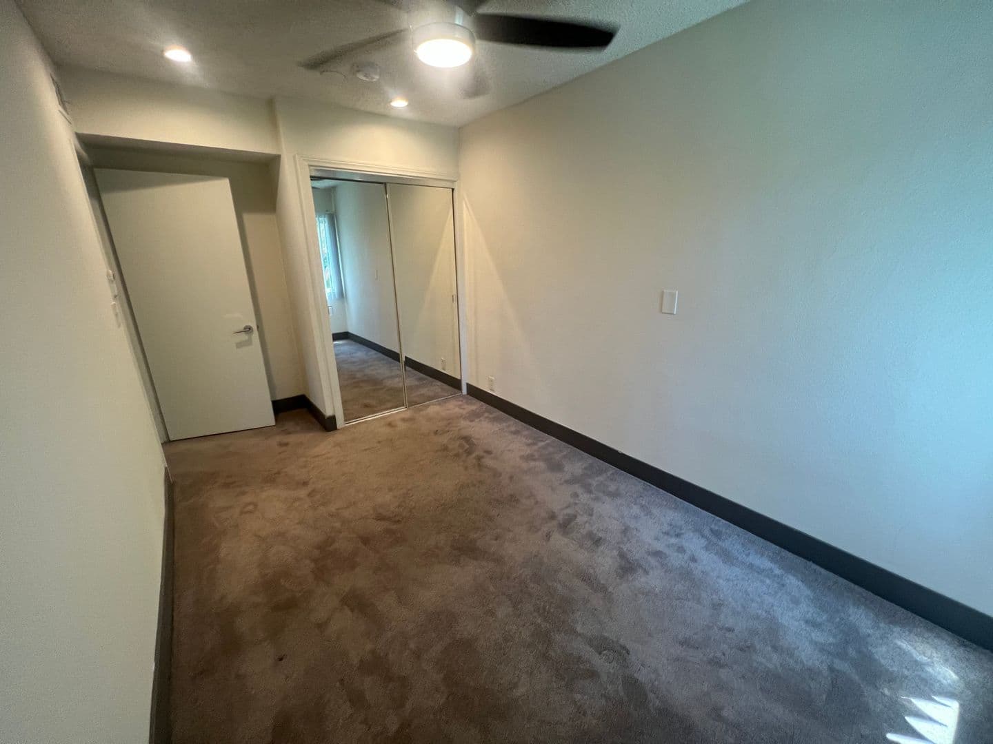 Los Angeles Apartment: 1444 Centinela Ave