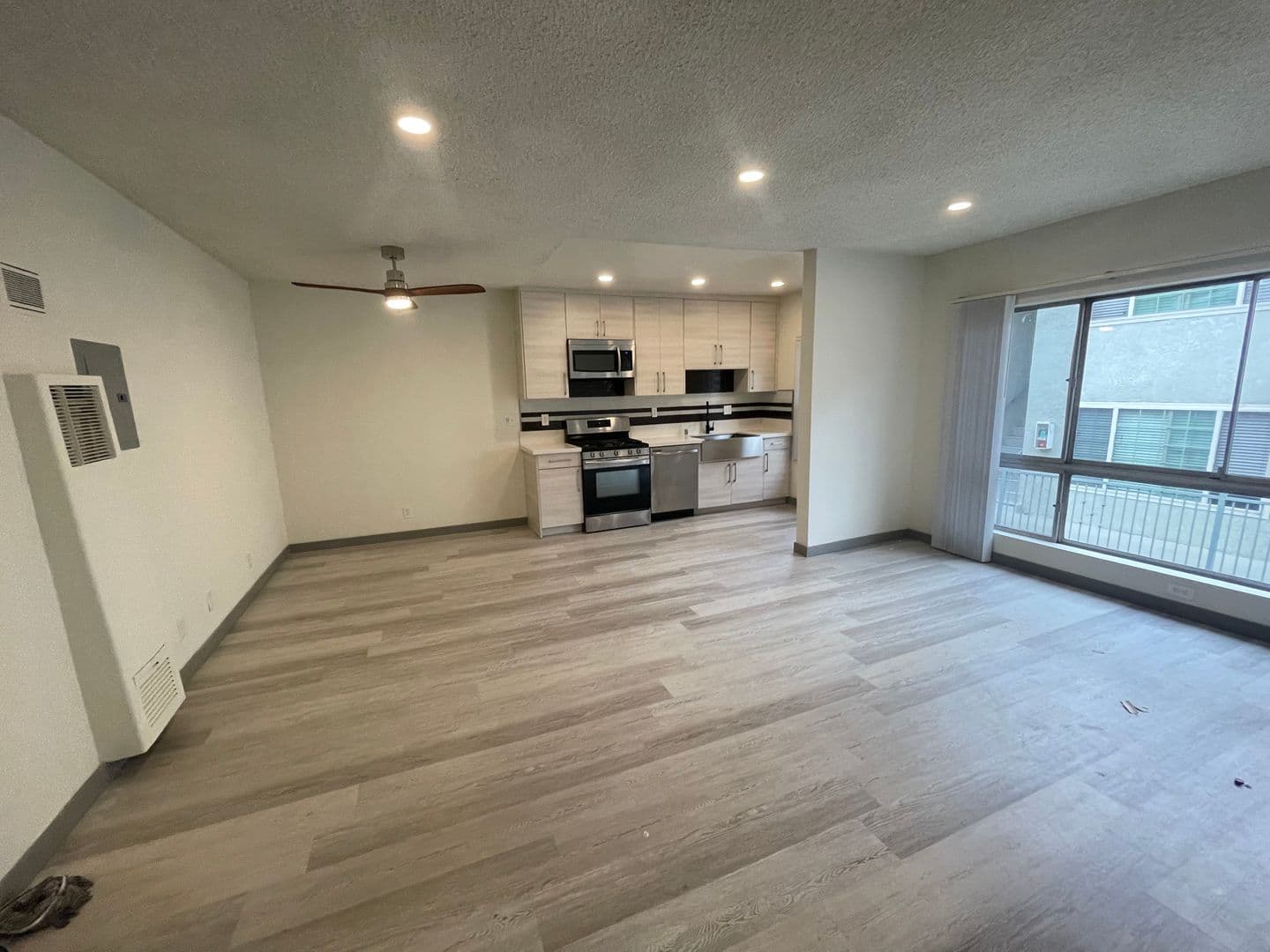 Los Angeles Apartment: 3317 Keystone Ave