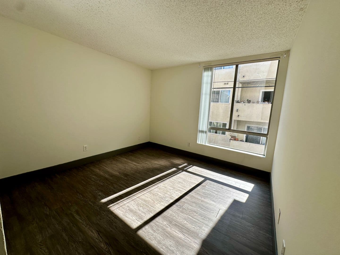 Los Angeles Apartment: 3715 Canfield Ave