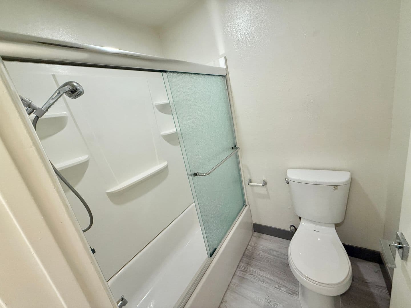 Los Angeles Apartment: 3735 Canfield Ave