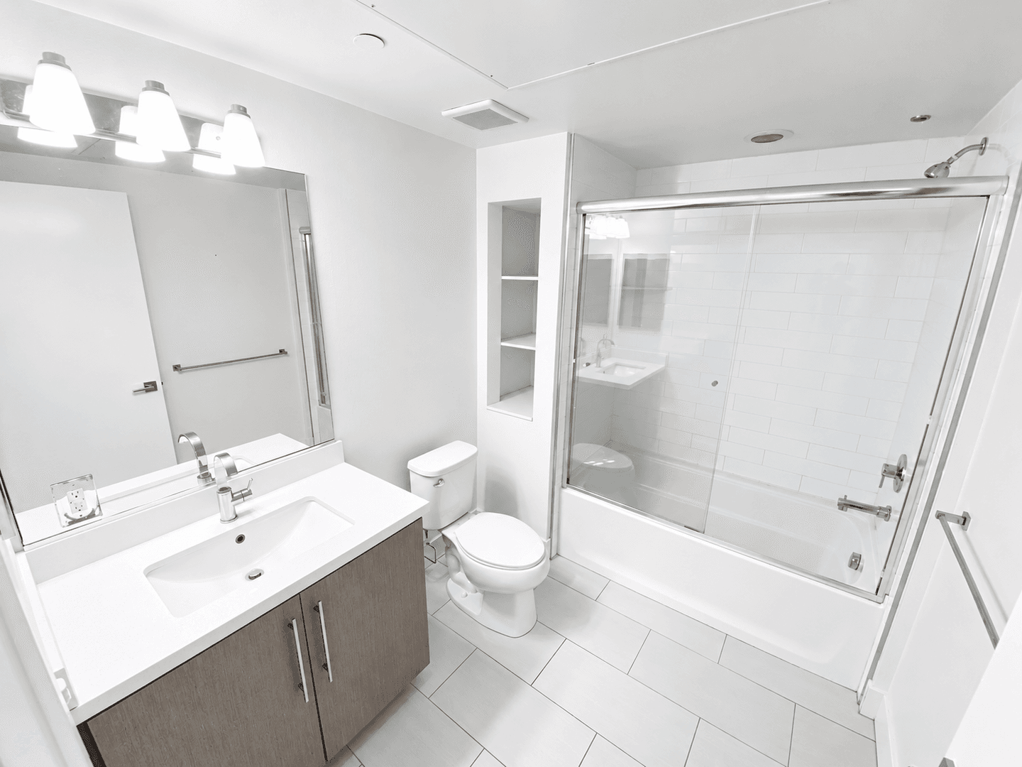 Los Angeles Apartment: 11929 Courtleigh Dr