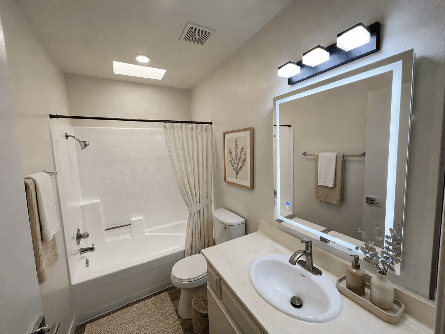 Los Angeles Apartment: 3546 Hughes Ave