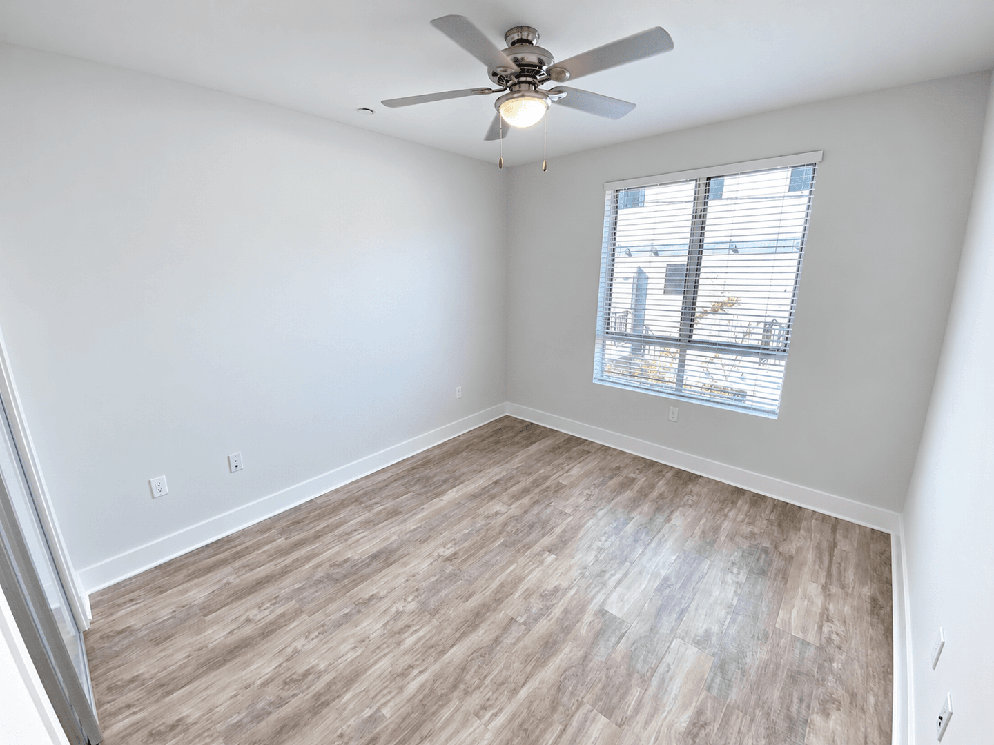 Los Angeles Apartment: 11929 Courtleigh Dr