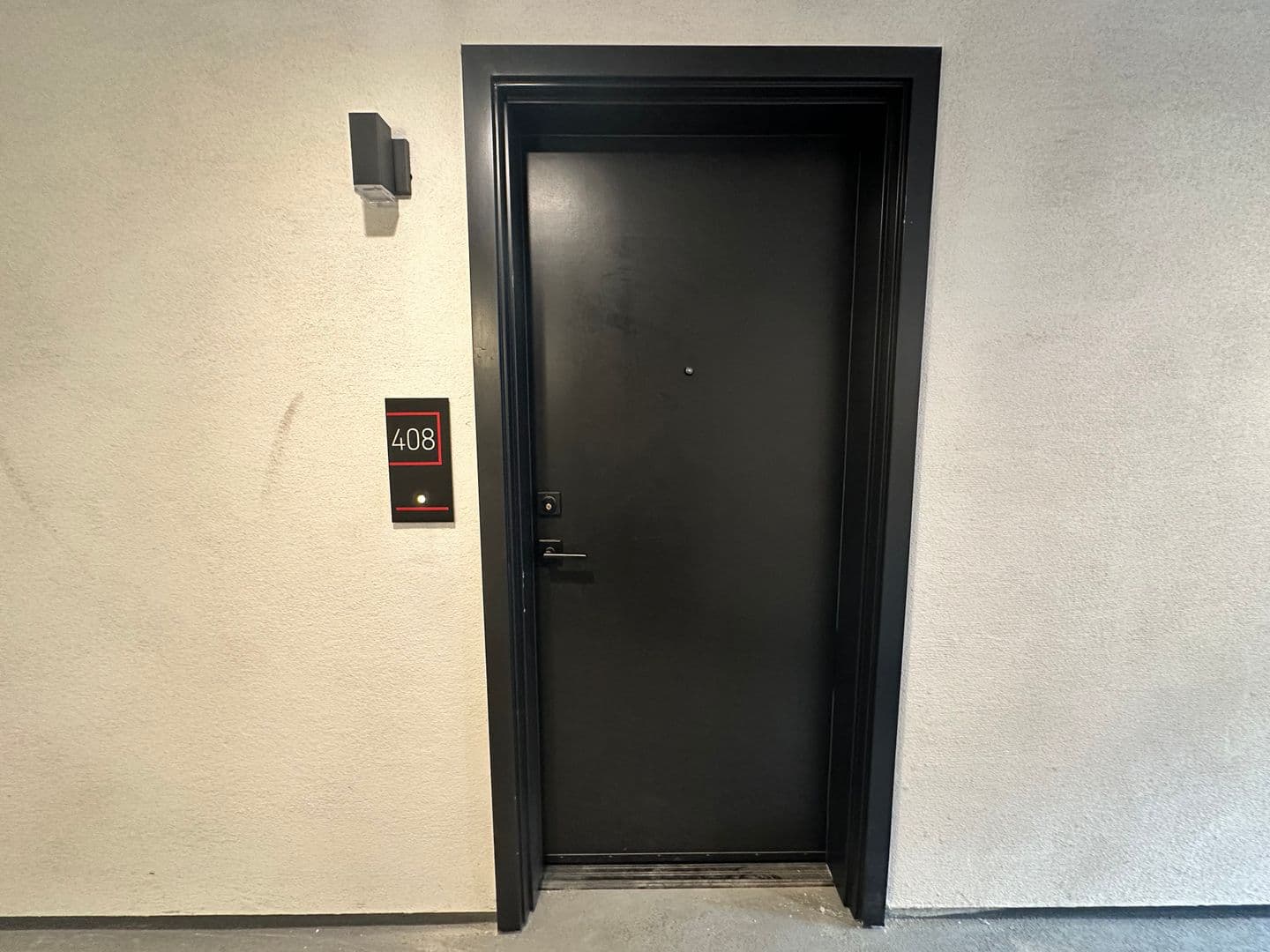 Los Angeles Apartment: 3355 Overland Ave.