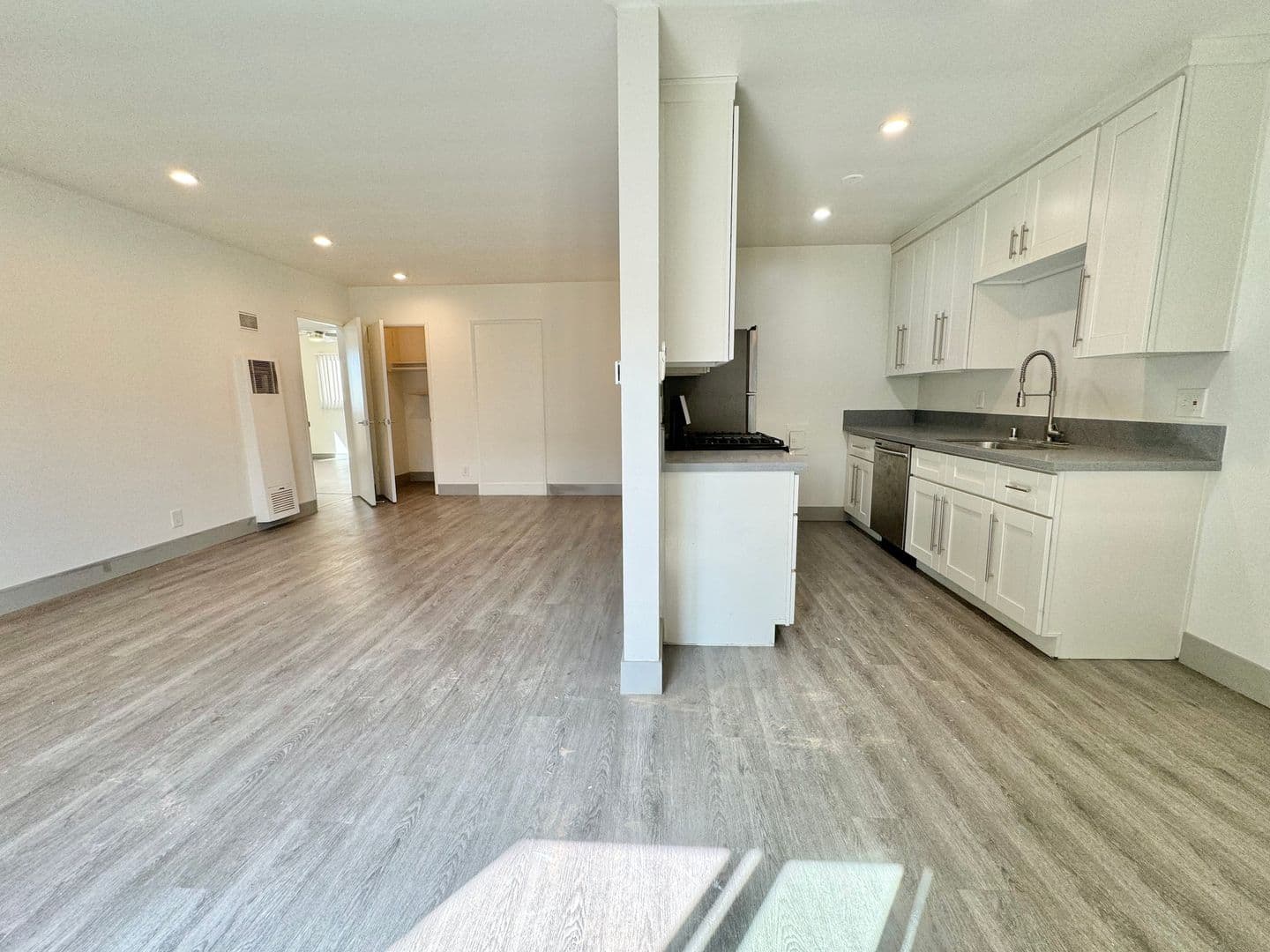 Los Angeles Apartment: 12301 & 12307 Pacific Ave